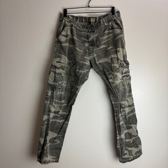 Wrangler Other - Wrangler Cargo Camo Pants Size 38x32